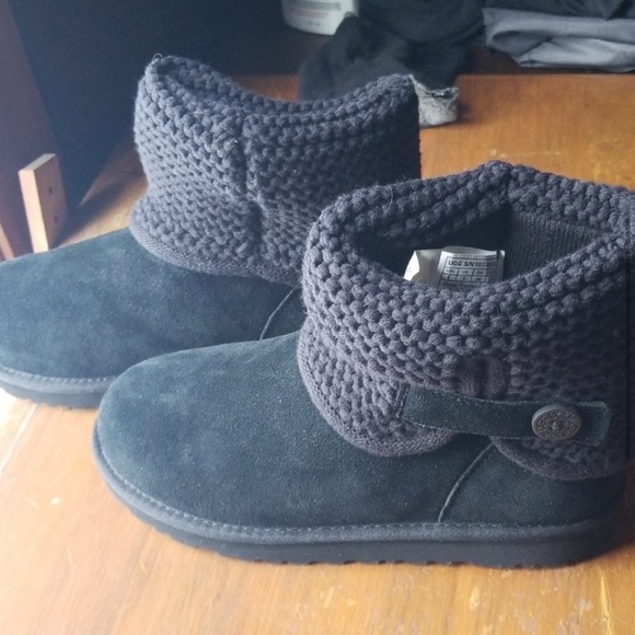 Ugg Darrah Boots - Girls 6/Womens 8 no box - Picture 5 of 6